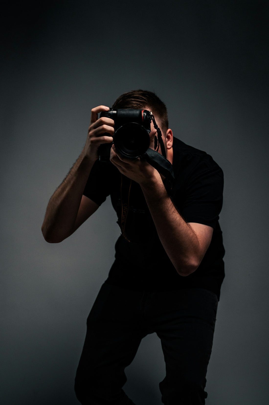The Wedding Photo Shot List That Doesn't Eat Your Cocktail Hour